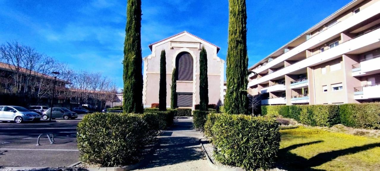Mambrillo Parking Netflix Disney Prime Avignon Exterior photo