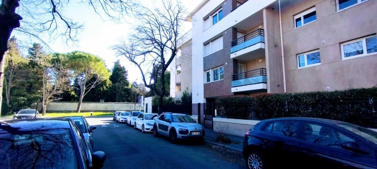 Mambrillo Parking Netflix Disney Prime Avignon Exterior photo