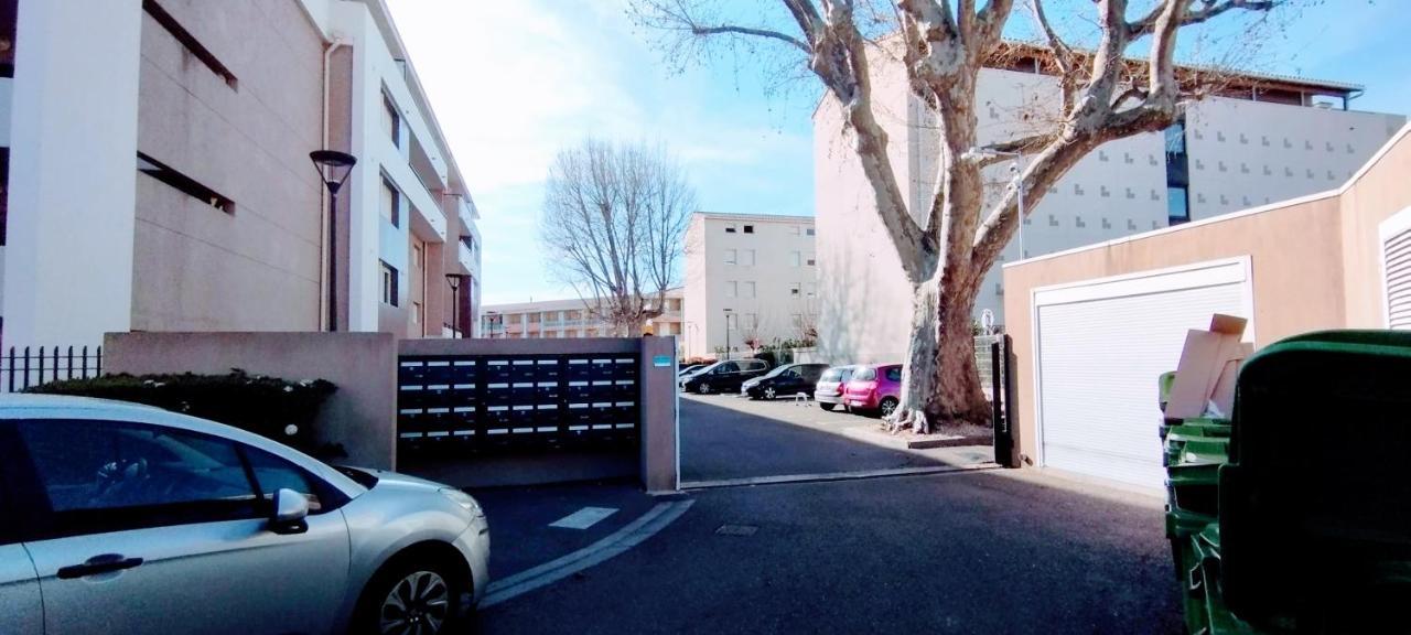 Mambrillo Parking Netflix Disney Prime Avignon Exterior photo